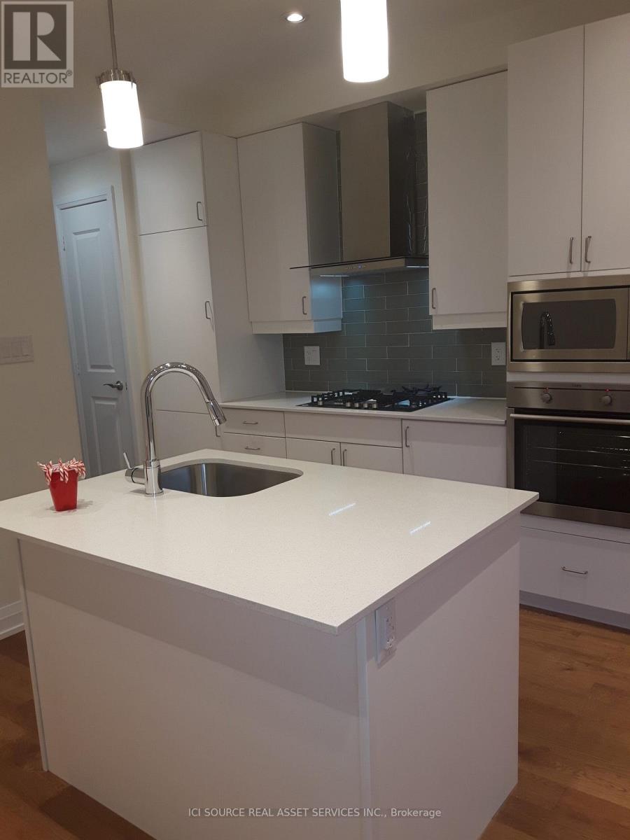 208 - 200 Woodbine Avenue, Toronto, Ontario  M4L 3P2 - Photo 2 - E12494582