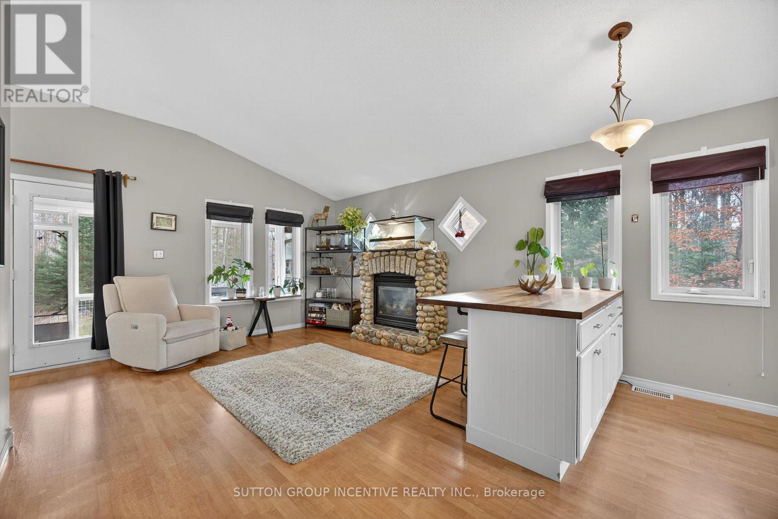 351 Chub Lake Road, Huntsville (Brunel), Ontario  P1H 1S4 - Photo 3 - X12494514