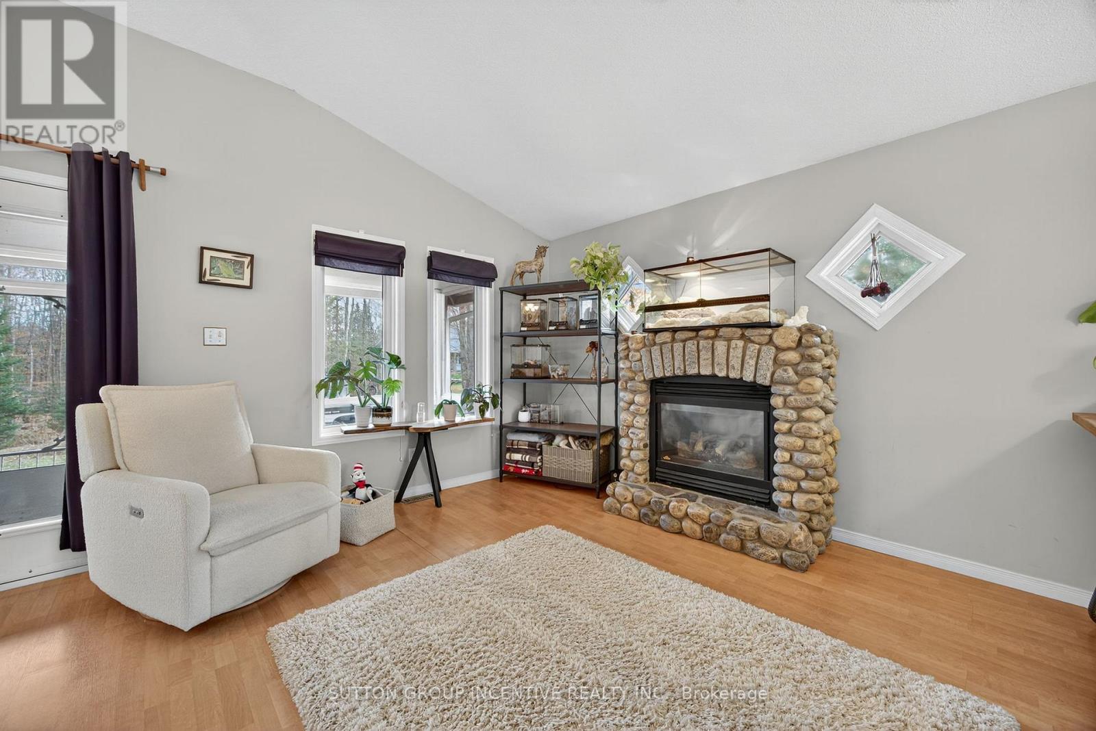 351 Chub Lake Road, Huntsville (Brunel), Ontario  P1H 1S4 - Photo 6 - X12494514