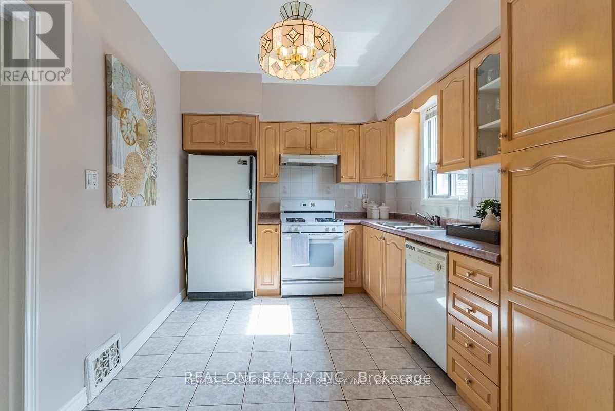 4 Fife Street, Hamilton, Ontario  L8L 1W8 - Photo 15 - X12494534