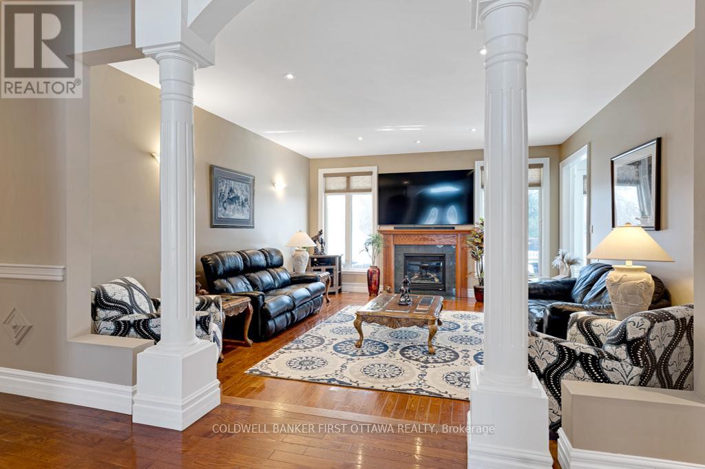 556 West Point Drive, Drummond/north Elmsley, Ontario  K7H 3C7 - Photo 11 - X12494588