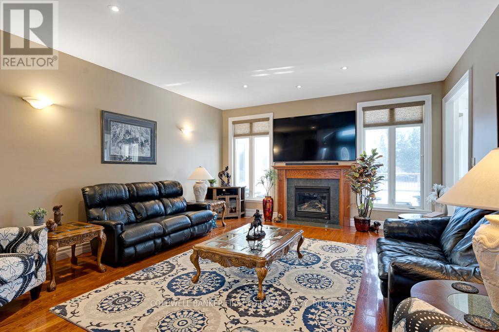 556 West Point Drive, Drummond/north Elmsley, Ontario  K7H 3C7 - Photo 12 - X12494588