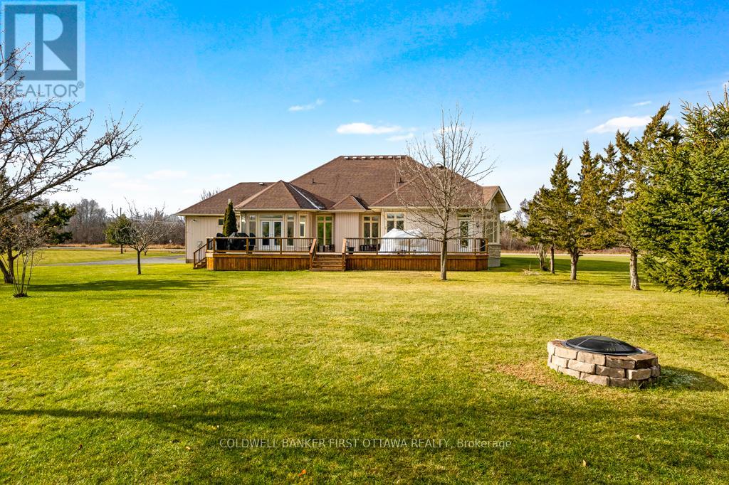 556 West Point Drive, Drummond/north Elmsley, Ontario  K7H 3C7 - Photo 4 - X12494588