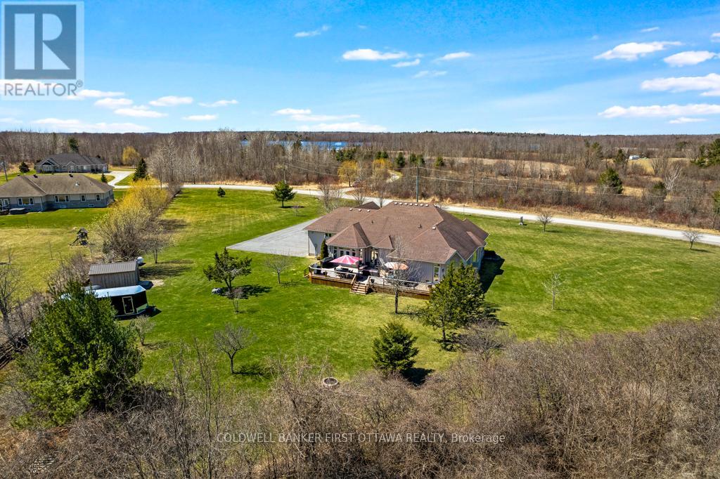 556 West Point Drive, Drummond/north Elmsley, Ontario  K7H 3C7 - Photo 41 - X12494588