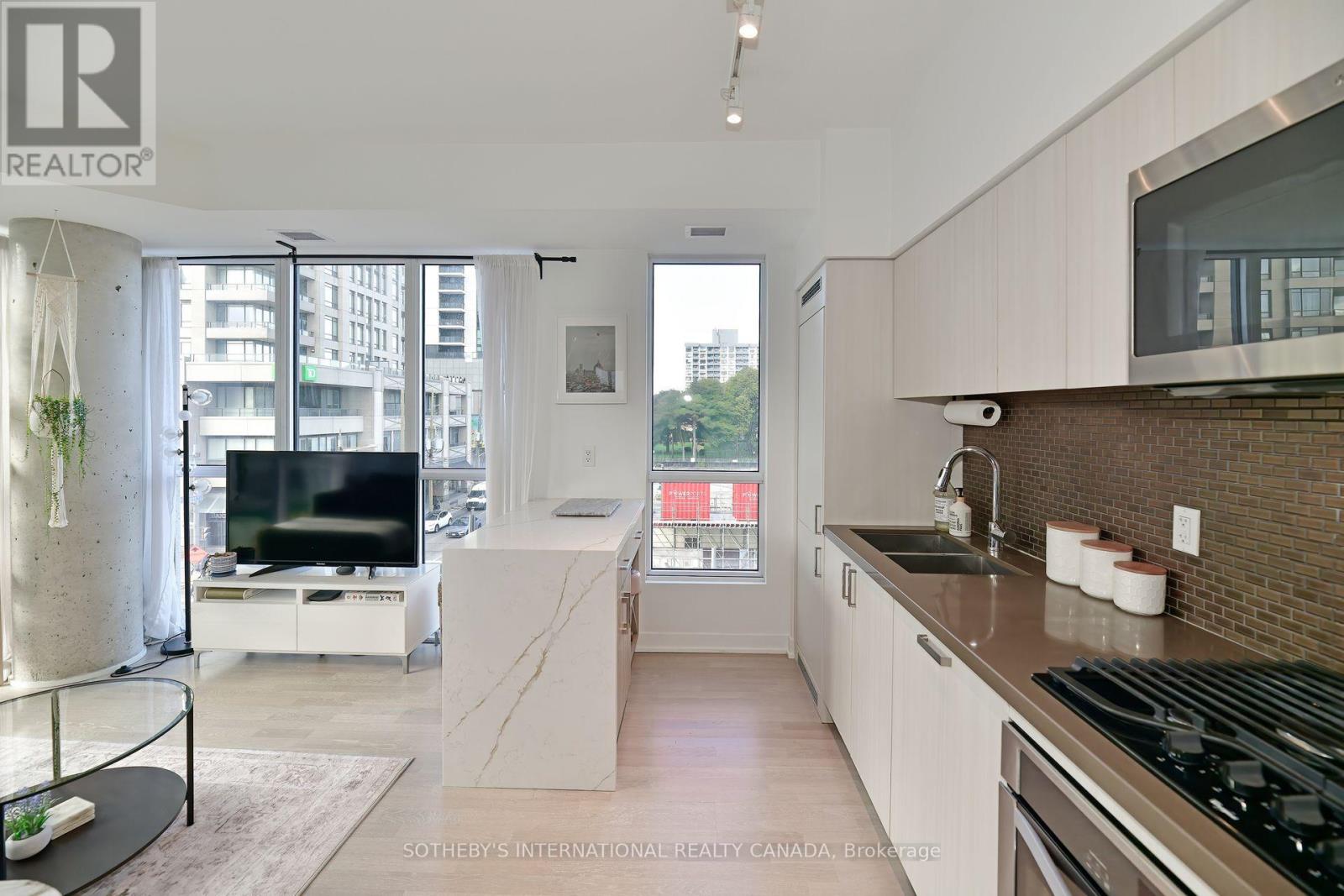 326 - 501 St Clair Avenue W, Toronto, Ontario  M5P 0A2 - Photo 4 - C12493868