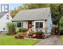 7 MAYBOURNE AVENUE, Toronto, Ontario