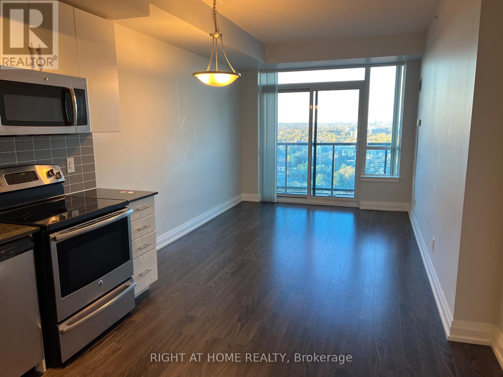 Ph101 - 7167 Yonge Street, Markham, Ontario  L3T 0E1 - Photo 4 - N12458362