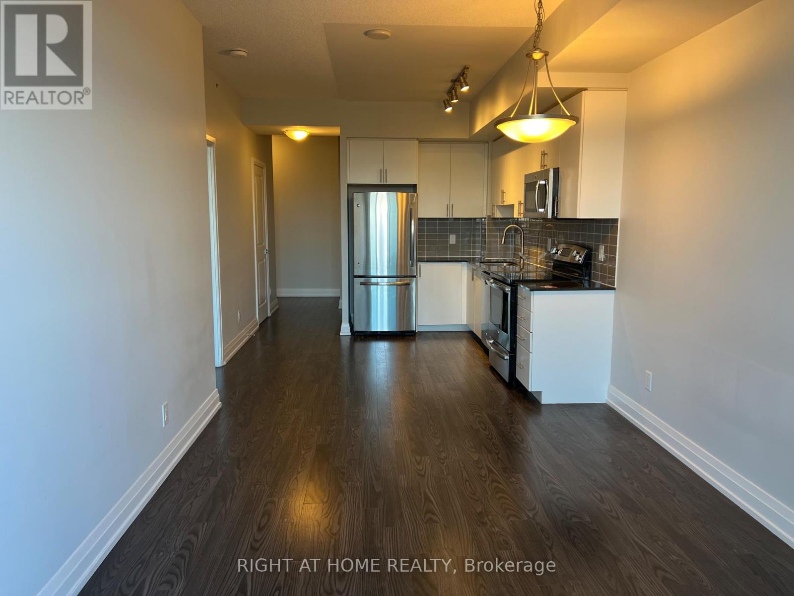 Ph101 - 7167 Yonge Street, Markham, Ontario  L3T 0E1 - Photo 2 - N12458362