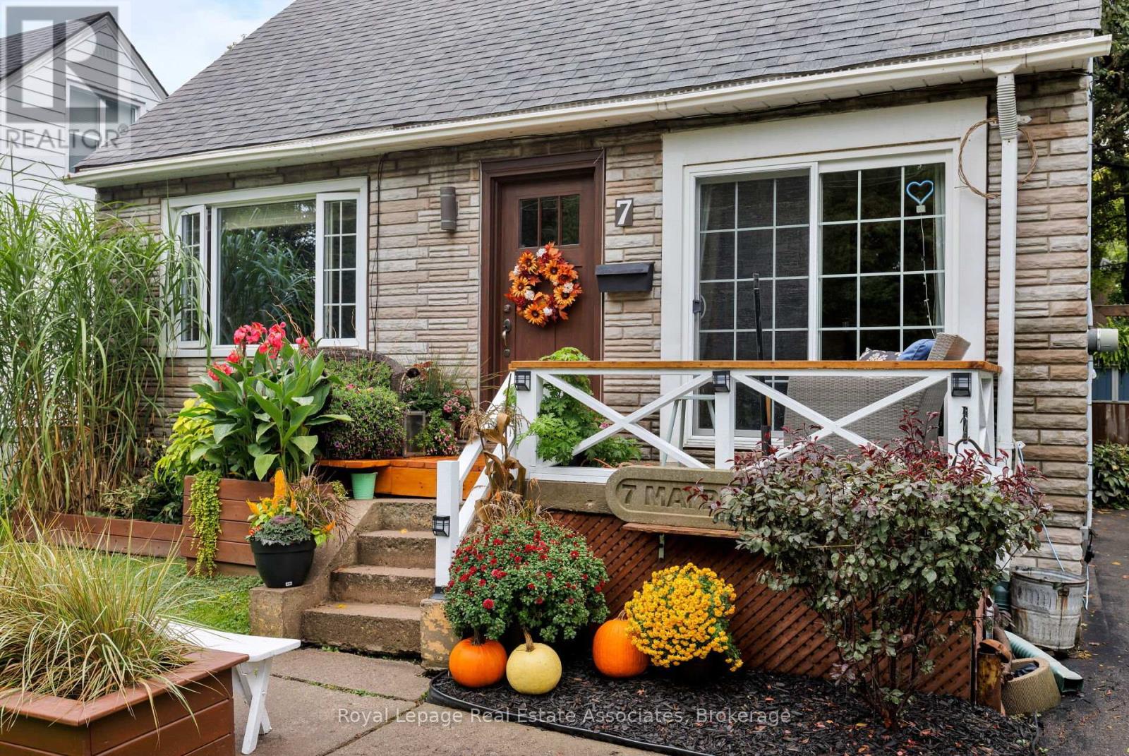 7 Maybourne Avenue, Toronto, Ontario  M1L 2V6 - Photo 5 - E12433744