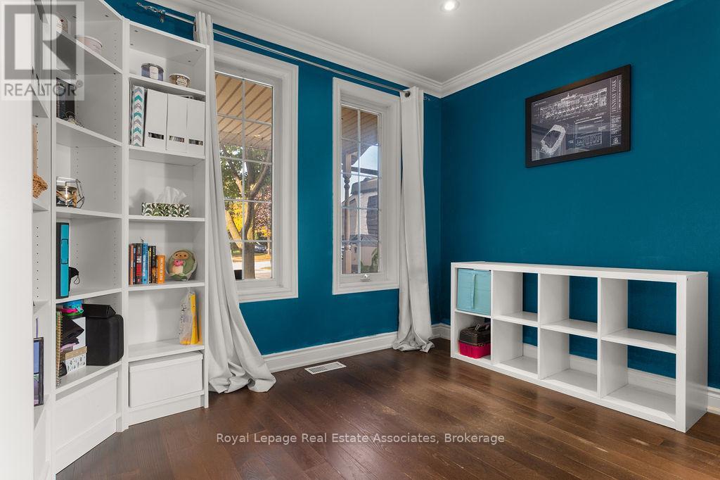 2913 Darien Road, Burlington, Ontario  L7M 4K2 - Photo 11 - W12494152