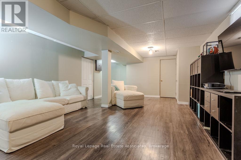 2913 Darien Road, Burlington, Ontario  L7M 4K2 - Photo 18 - W12494152