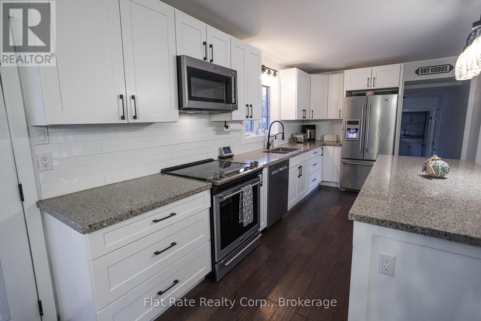 3 Perkin's Drive, Tiny (Perkinsfield), Ontario  L0L 2J0 - Photo 9 - S12494618