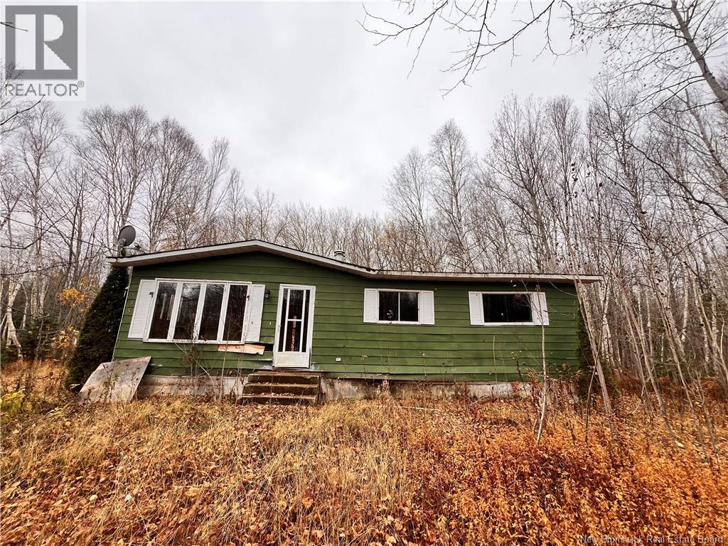 295 Gray Street, Pabineau Falls, New Brunswick  E2A 6T5 - Photo 2 - NB129448