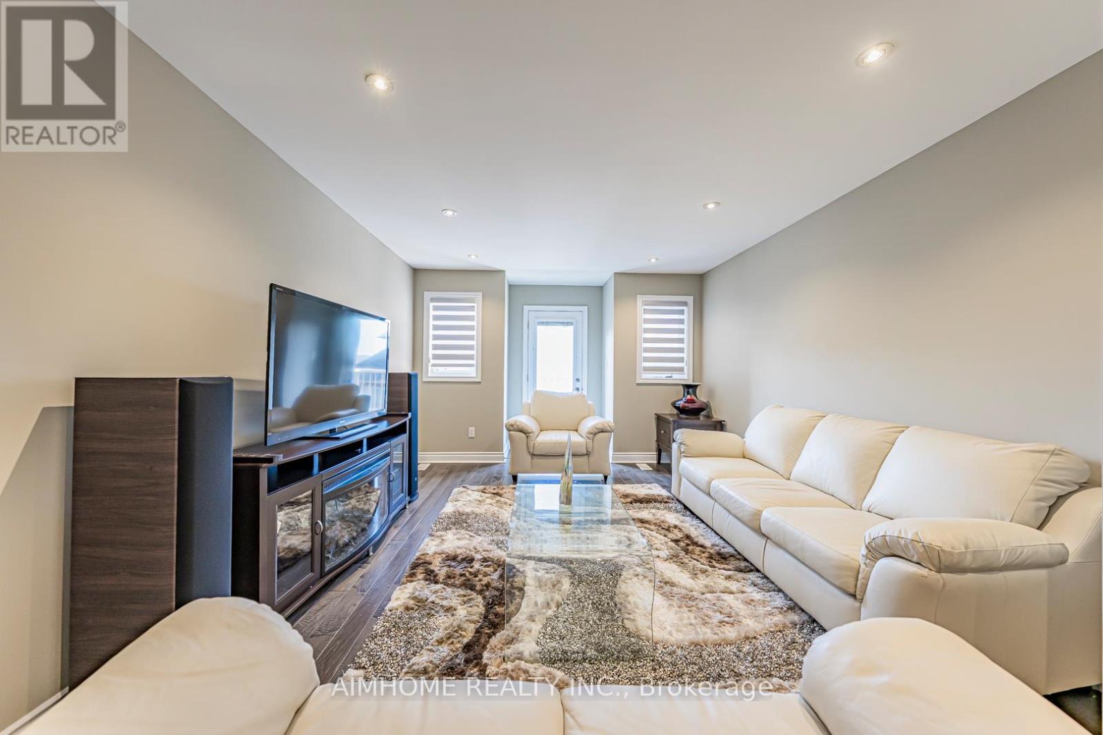 986 Wilbur Pipher Circle, Newmarket, Ontario  L3X 0G5 - Photo 39 - N12494600