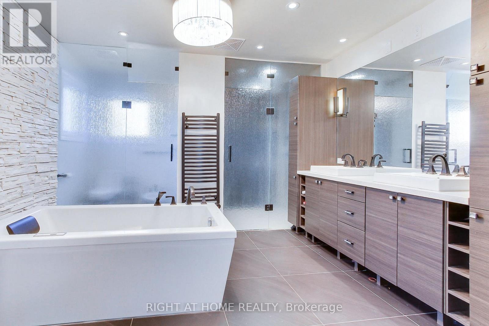 45 Pleasant Avenue, East Gwillimbury, Ontario  L9N 1A2 - Photo 35 - N12494620