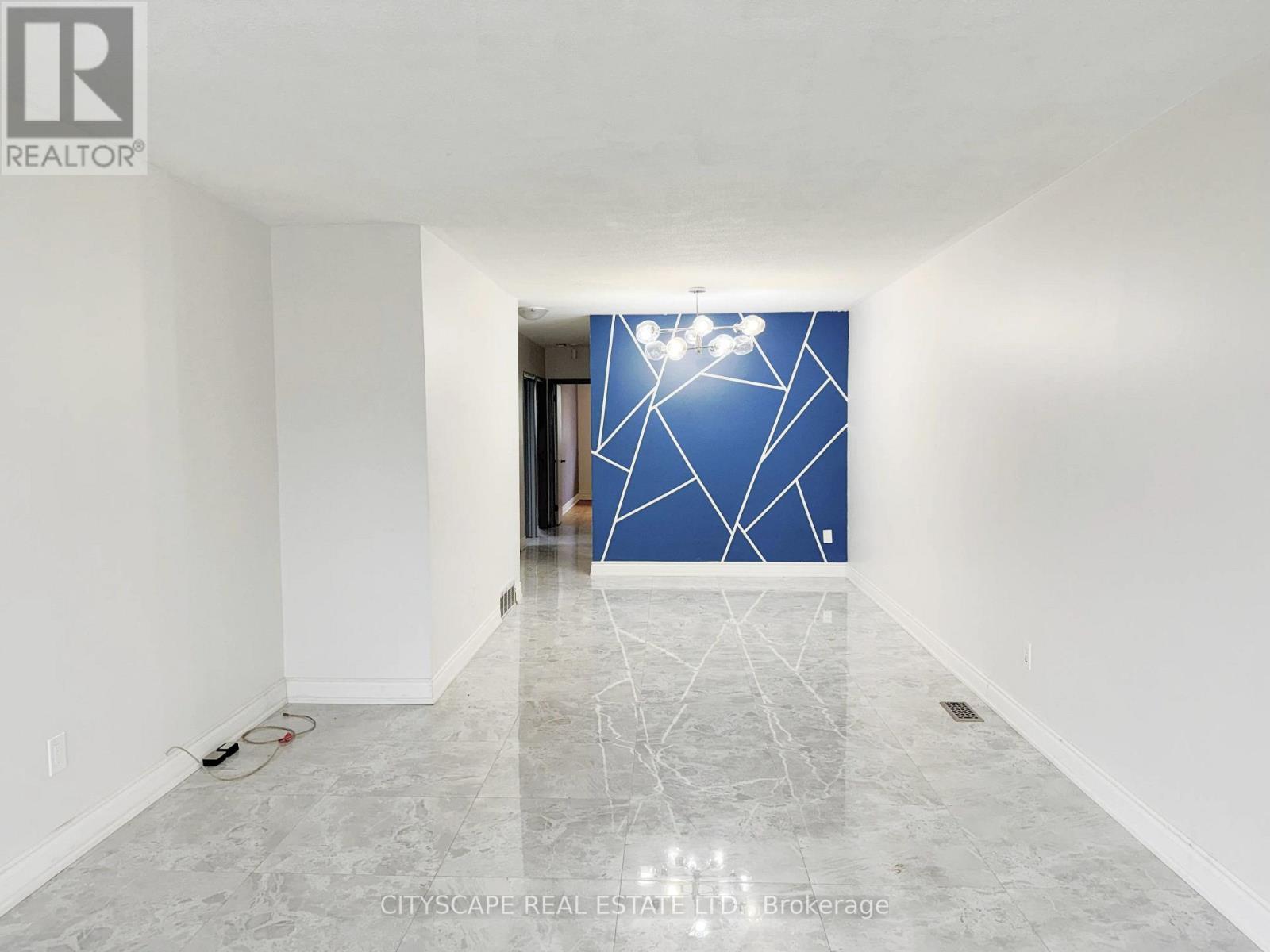 3708 Woodruff Crescent, Mississauga, Ontario  L4T 1T9 - Photo 13 - W12494590