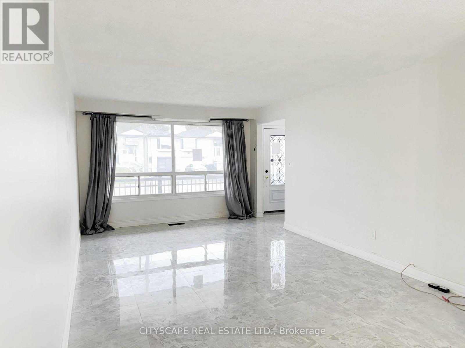 3708 Woodruff Crescent, Mississauga, Ontario  L4T 1T9 - Photo 14 - W12494590