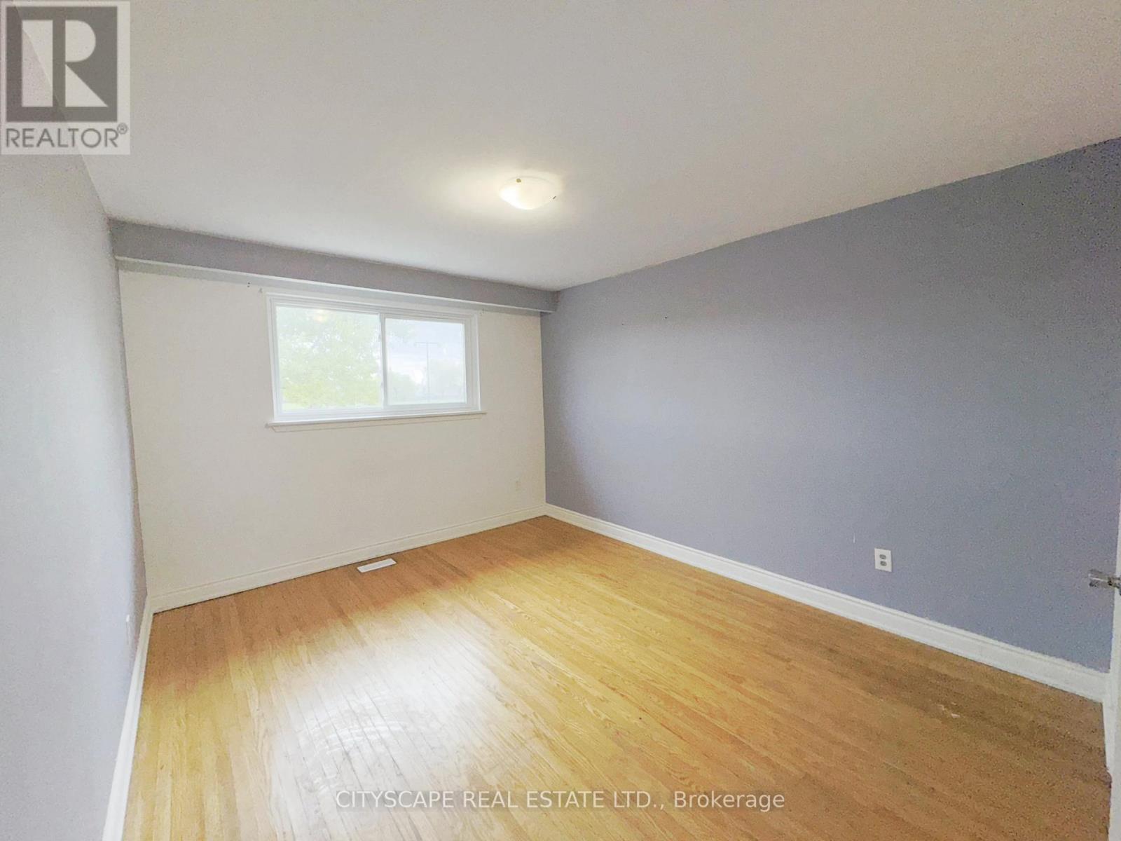 3708 Woodruff Crescent, Mississauga, Ontario  L4T 1T9 - Photo 16 - W12494590