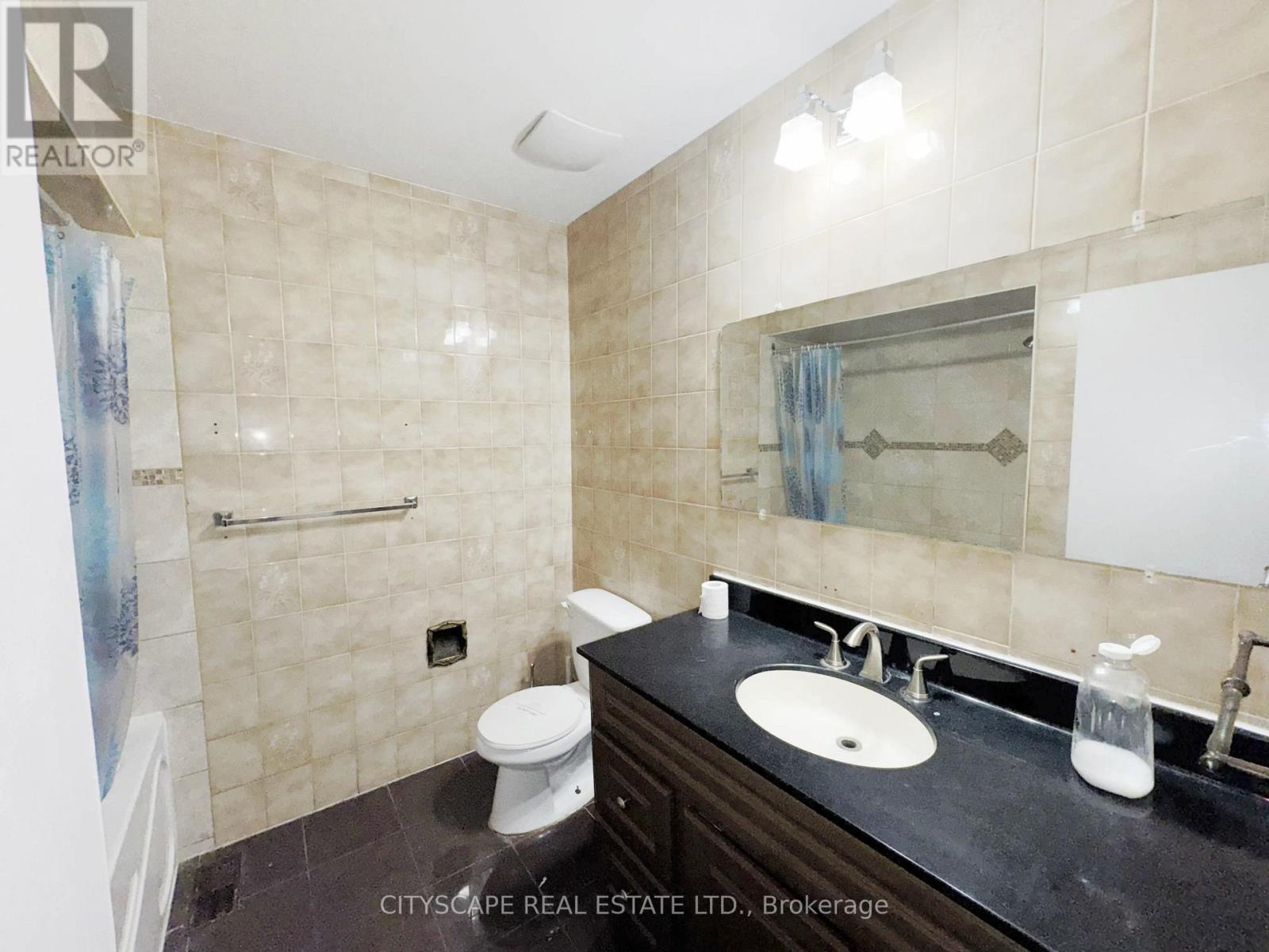 3708 Woodruff Crescent, Mississauga, Ontario  L4T 1T9 - Photo 22 - W12494590