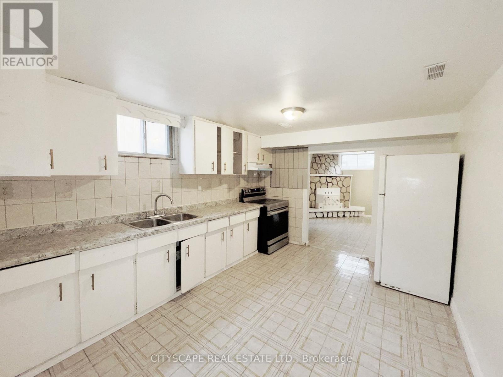 3708 Woodruff Crescent, Mississauga, Ontario  L4T 1T9 - Photo 29 - W12494590