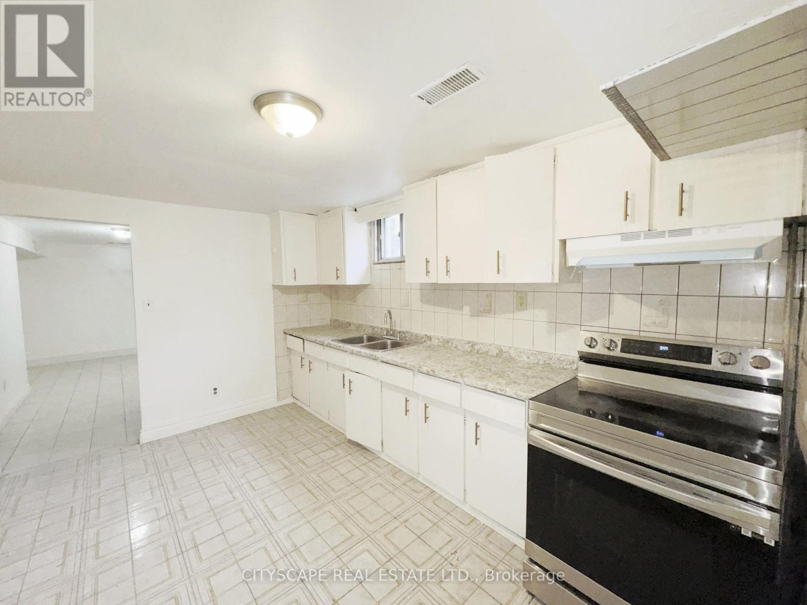 3708 Woodruff Crescent, Mississauga, Ontario  L4T 1T9 - Photo 30 - W12494590