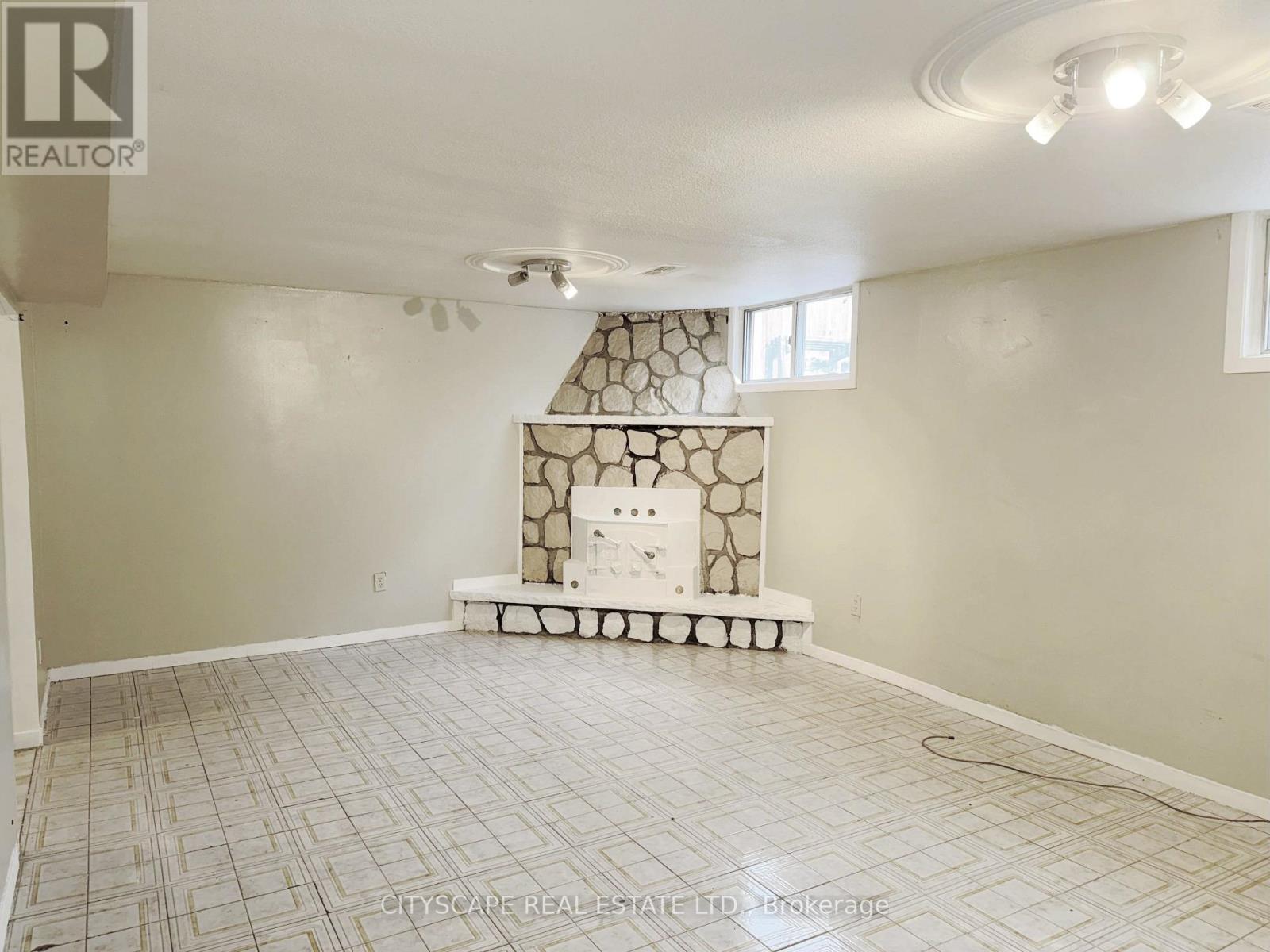 3708 Woodruff Crescent, Mississauga, Ontario  L4T 1T9 - Photo 34 - W12494590