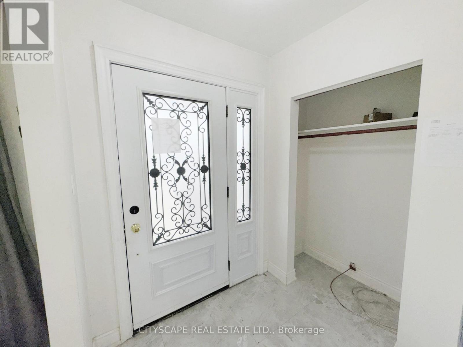 3708 Woodruff Crescent, Mississauga, Ontario  L4T 1T9 - Photo 5 - W12494590