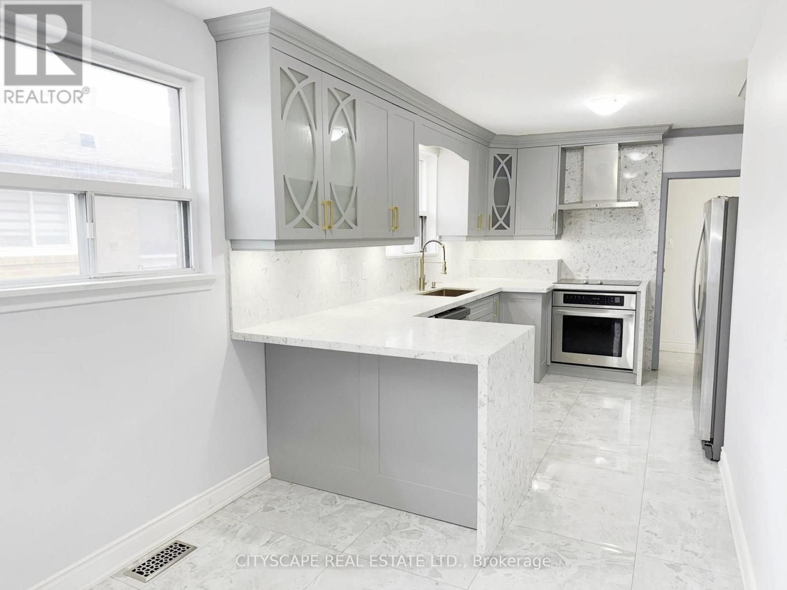 3708 Woodruff Crescent, Mississauga, Ontario  L4T 1T9 - Photo 6 - W12494590