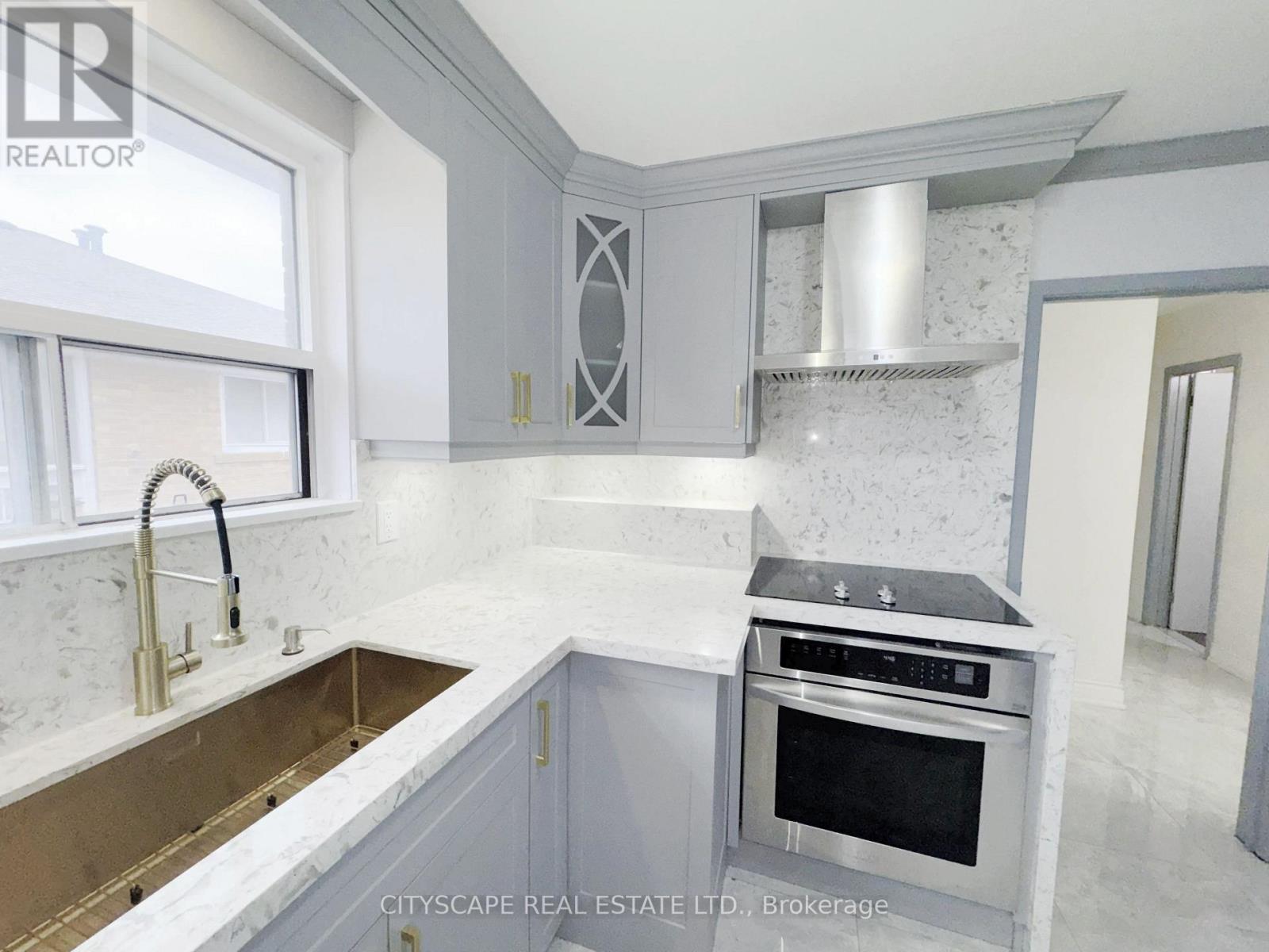 3708 Woodruff Crescent, Mississauga, Ontario  L4T 1T9 - Photo 8 - W12494590