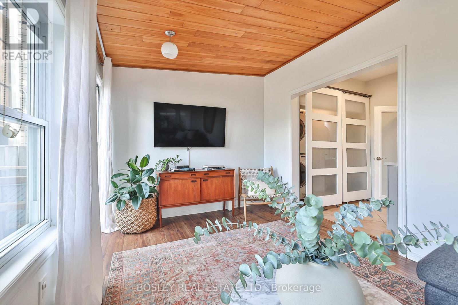 30 Aileen Avenue, Toronto, Ontario  M6M 1E6 - Photo 10 - W12494596