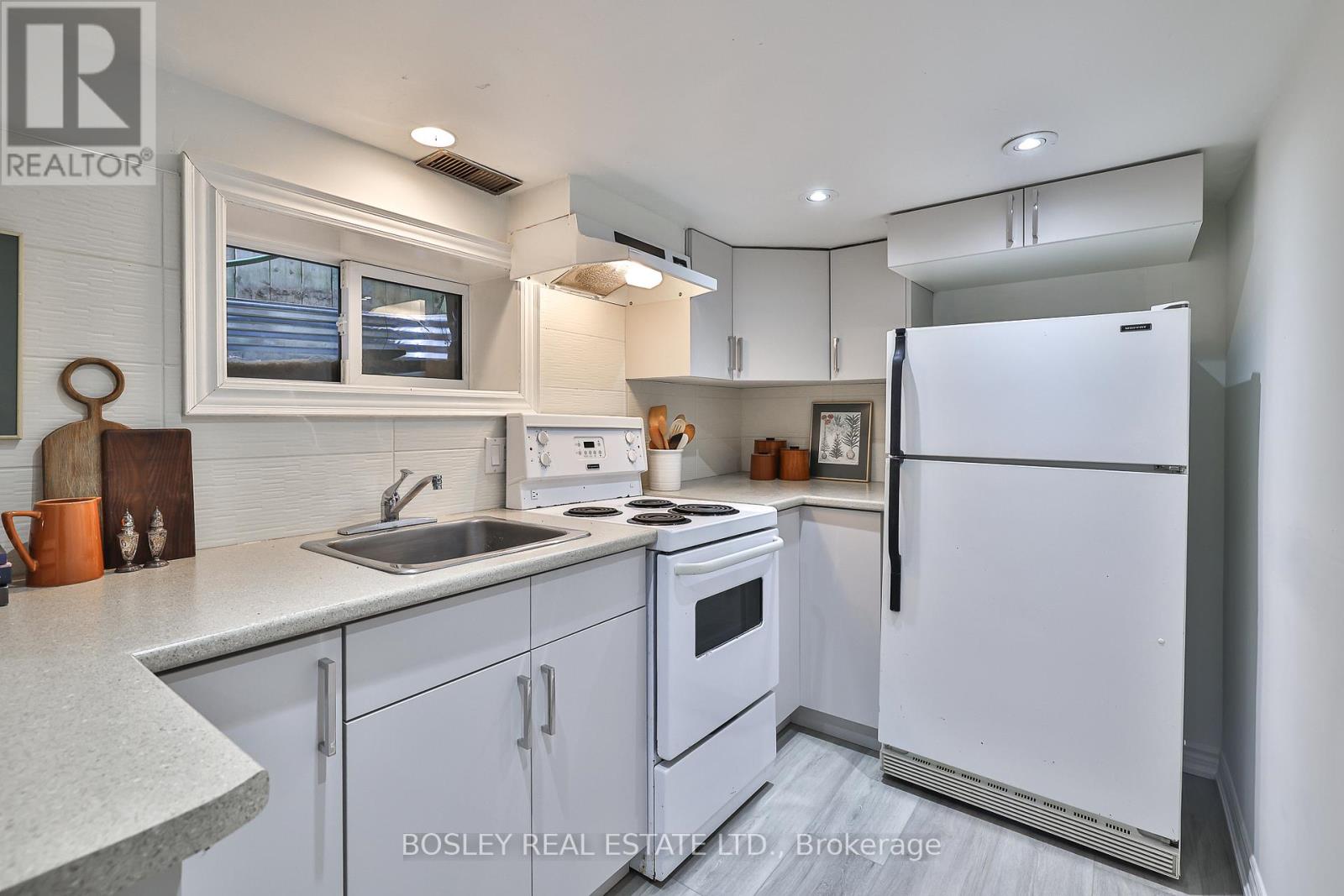 30 Aileen Avenue, Toronto, Ontario  M6M 1E6 - Photo 26 - W12494596