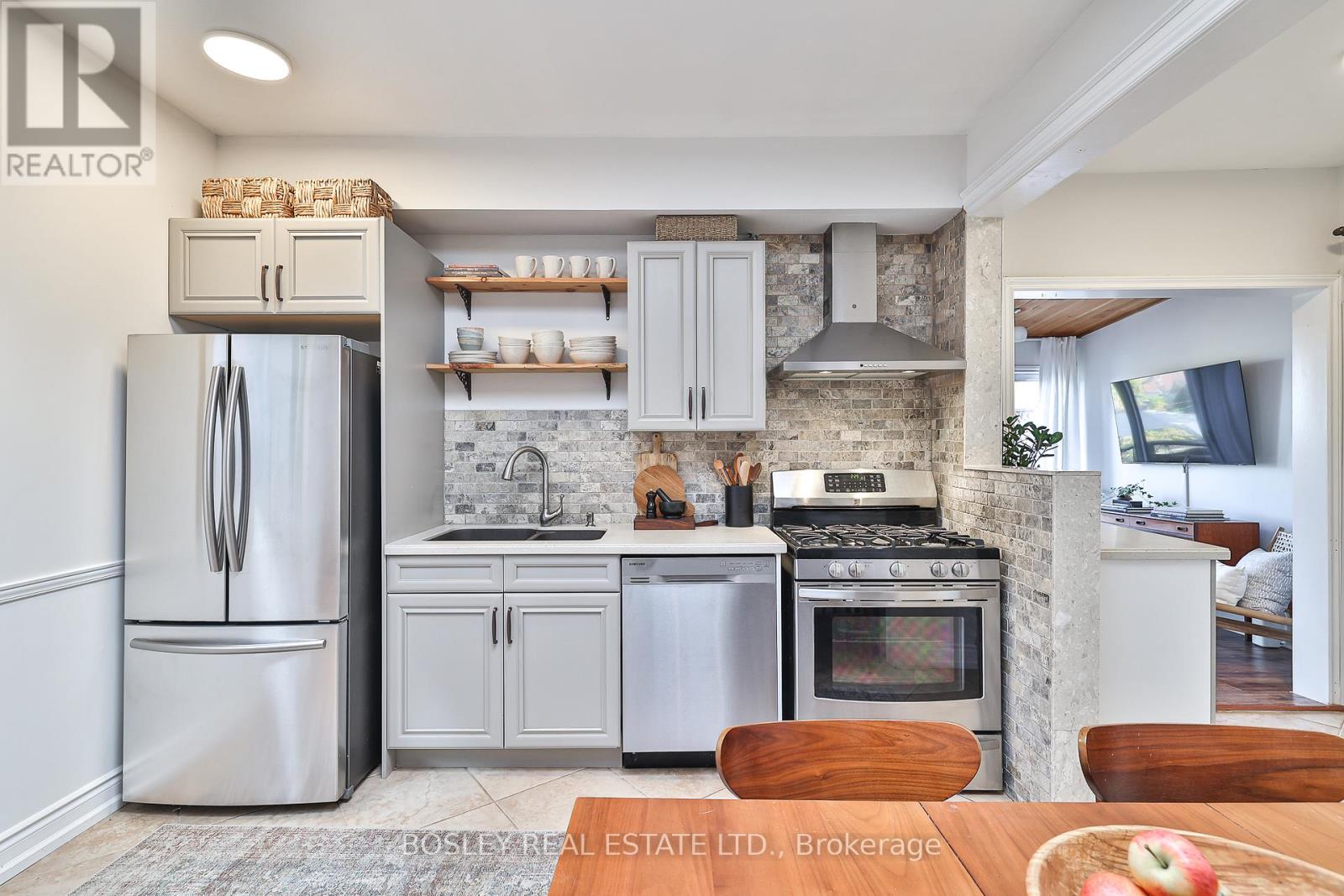 30 Aileen Avenue, Toronto, Ontario  M6M 1E6 - Photo 3 - W12494596