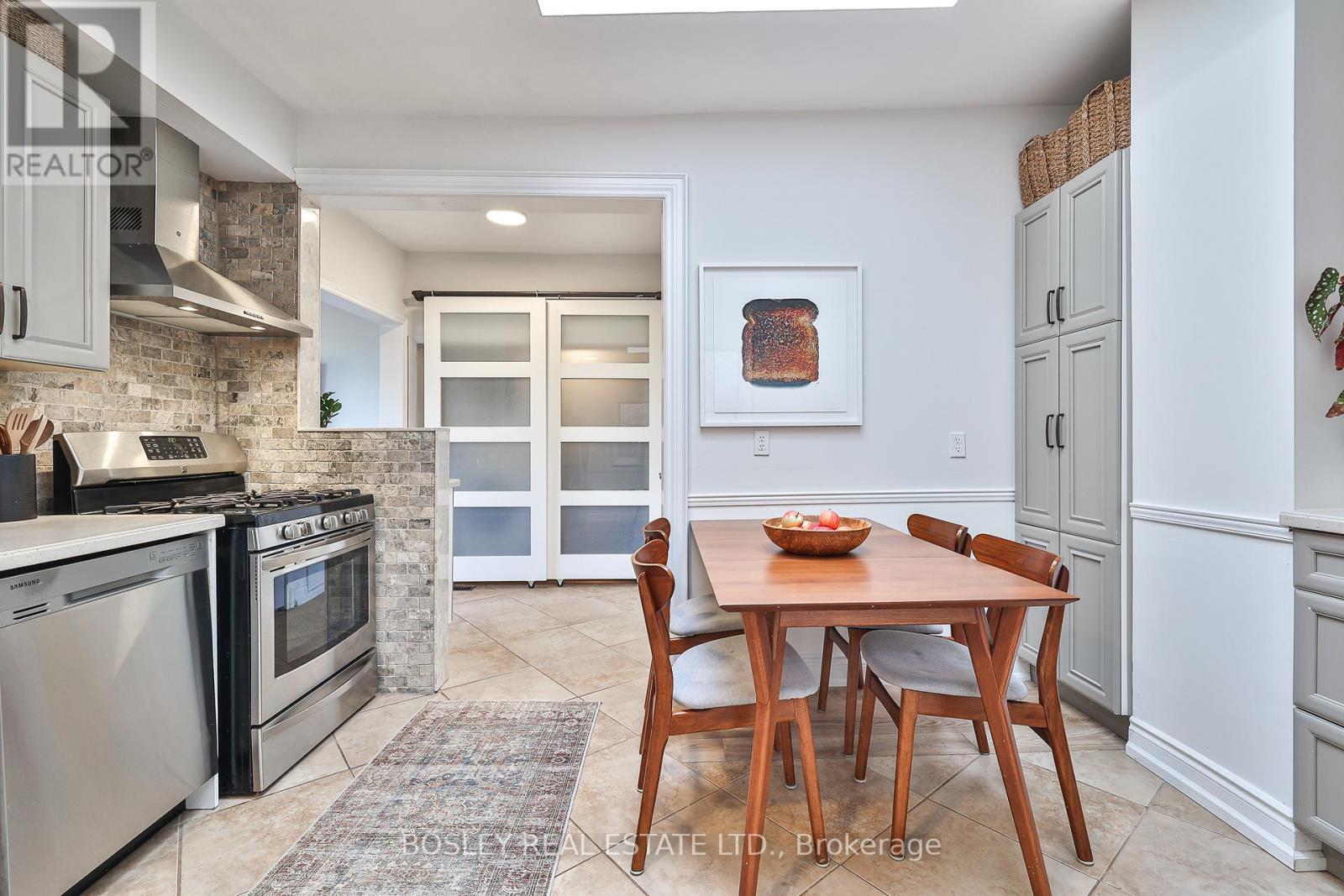 30 Aileen Avenue, Toronto, Ontario  M6M 1E6 - Photo 6 - W12494596