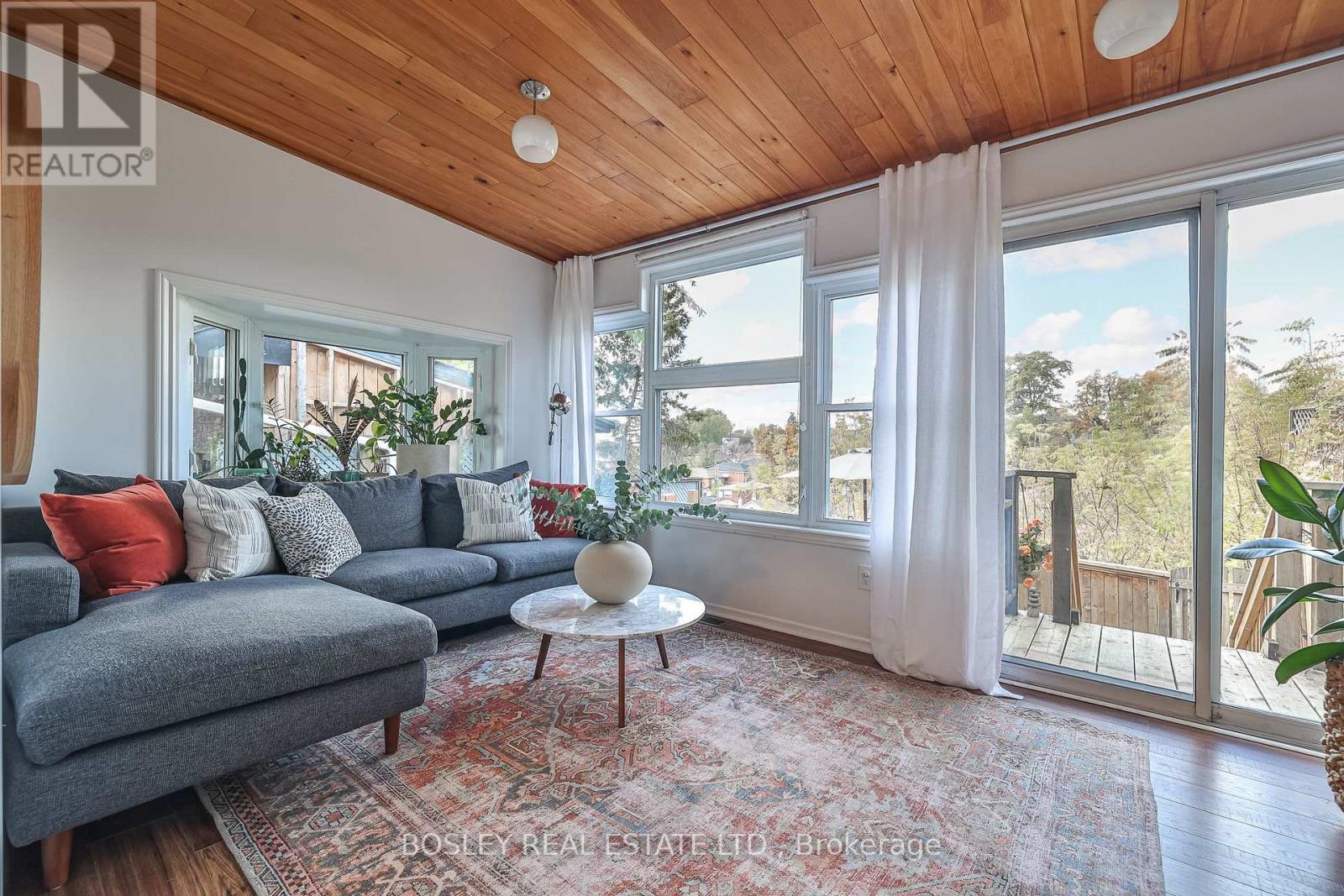 30 Aileen Avenue, Toronto, Ontario  M6M 1E6 - Photo 8 - W12494596