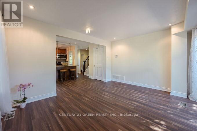 1 Greenarrow Court, Brampton, Ontario  L6S 2K1 - Photo 10 - W12494614