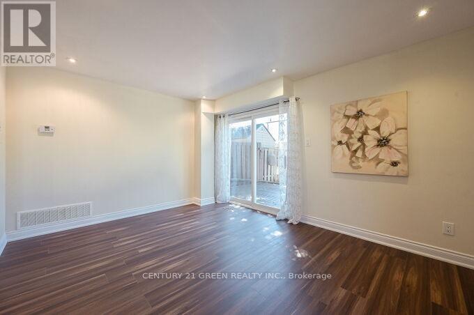 1 Greenarrow Court, Brampton, Ontario  L6S 2K1 - Photo 11 - W12494614