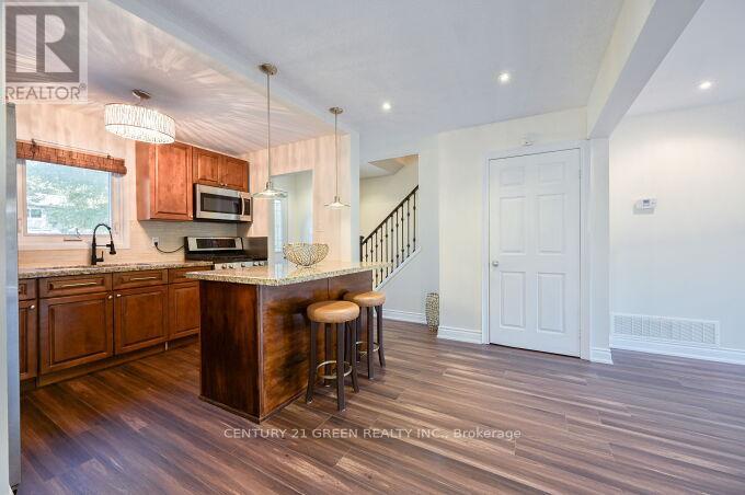 1 Greenarrow Court, Brampton, Ontario  L6S 2K1 - Photo 14 - W12494614