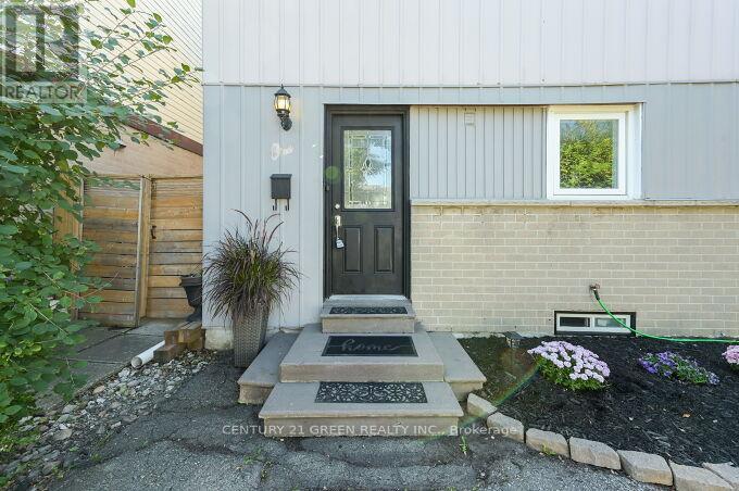 1 Greenarrow Court, Brampton, Ontario  L6S 2K1 - Photo 3 - W12494614