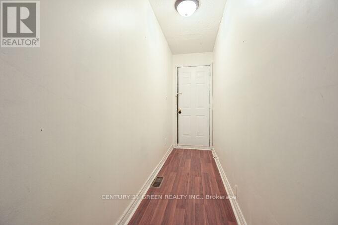 1 Greenarrow Court, Brampton, Ontario  L6S 2K1 - Photo 35 - W12494614