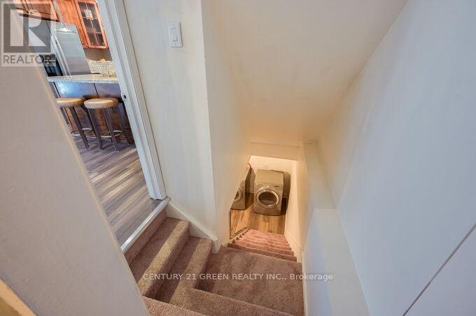 1 Greenarrow Court, Brampton, Ontario  L6S 2K1 - Photo 36 - W12494614