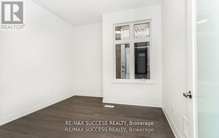 3130 Travertine Drive N, Oakville, Ontario  L6M 4L8 - Photo 13 - W12494628