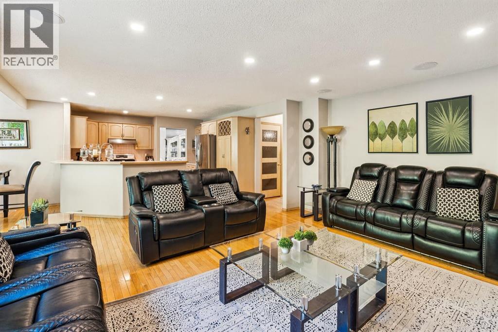 26 Mt Robson Close Se, Calgary, Alberta  T2Z 2B8 - Photo 8 - A2262995