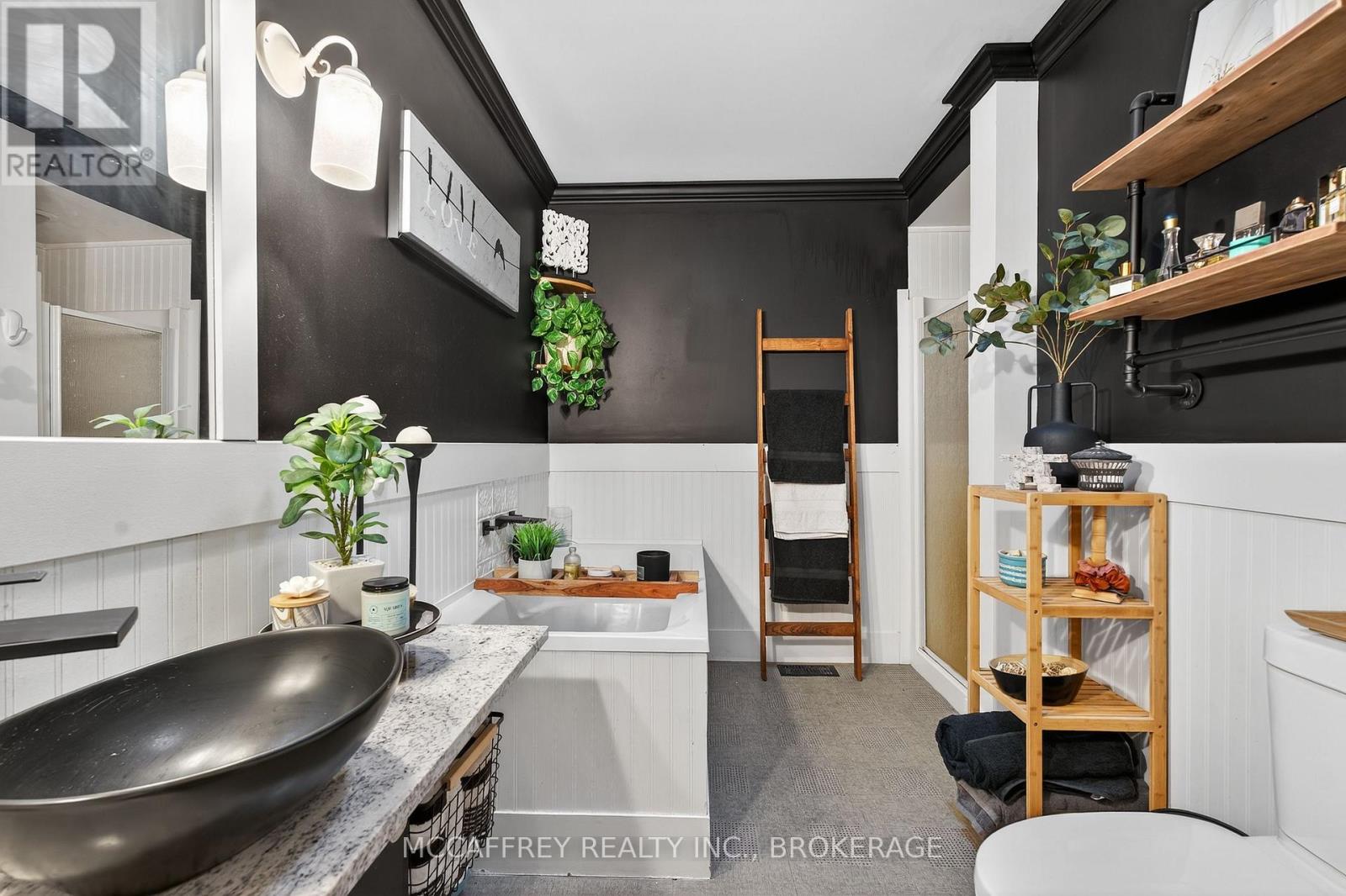 45 Huron Street, Greater Napanee (Greater Napanee), Ontario  K7R 3L2 - Photo 16 - X12494650