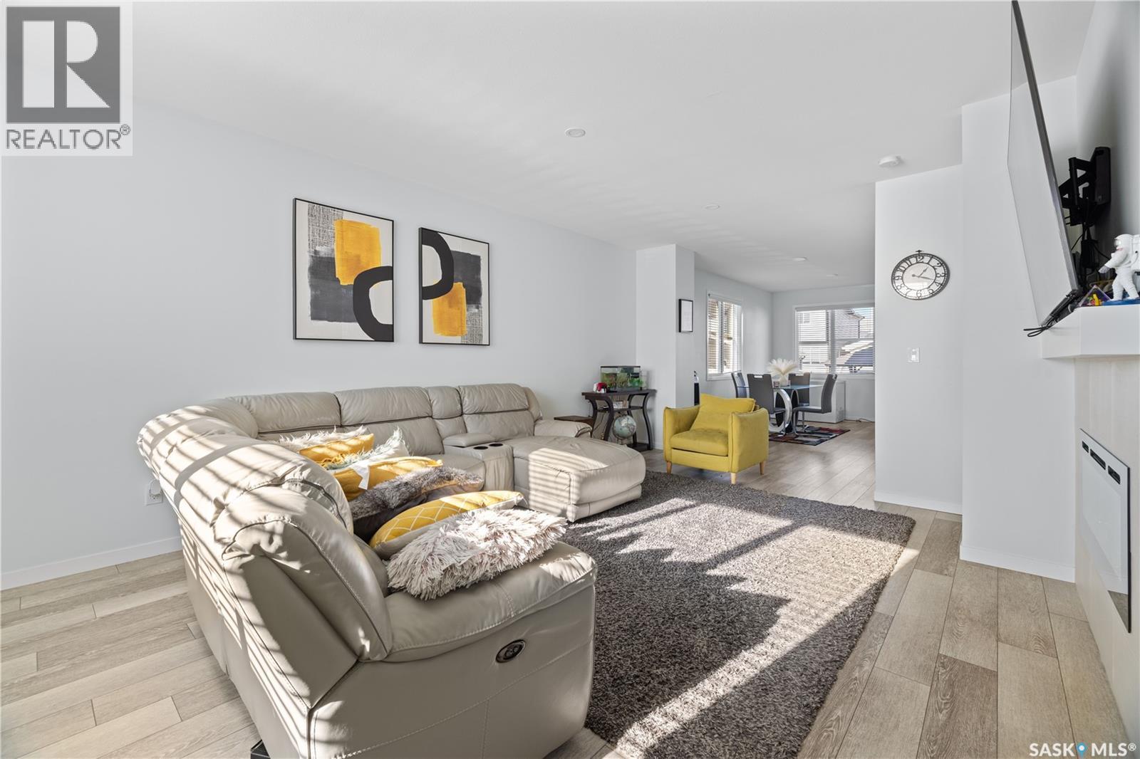 5334 E Primrose Green Drive E, Regina, Saskatchewan  S4V 3S8 - Photo 2 - SK022077