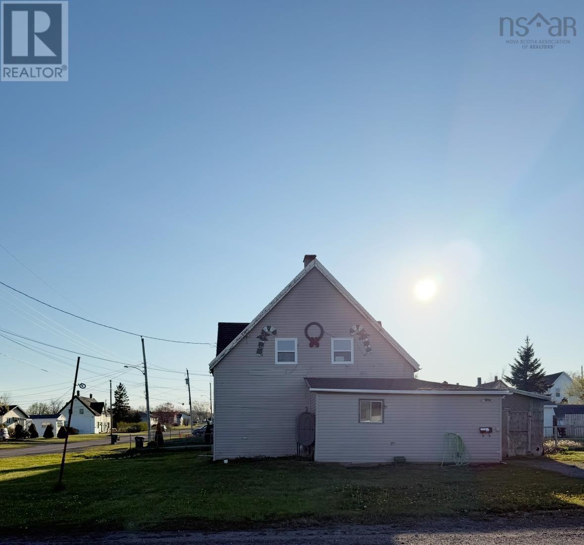 2 International, Glace Bay, Nova Scotia  B1A 3P7 - Photo 2 - 202525927