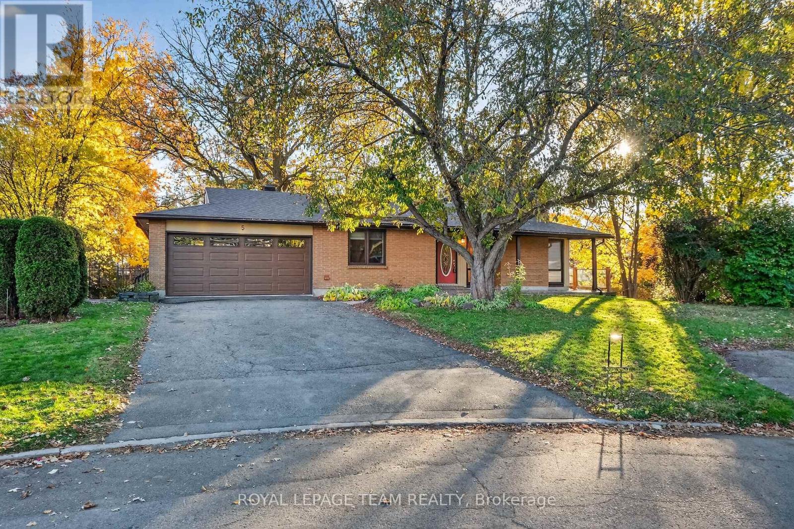 5 GLADIOLA PLACE, Ottawa, Ontario