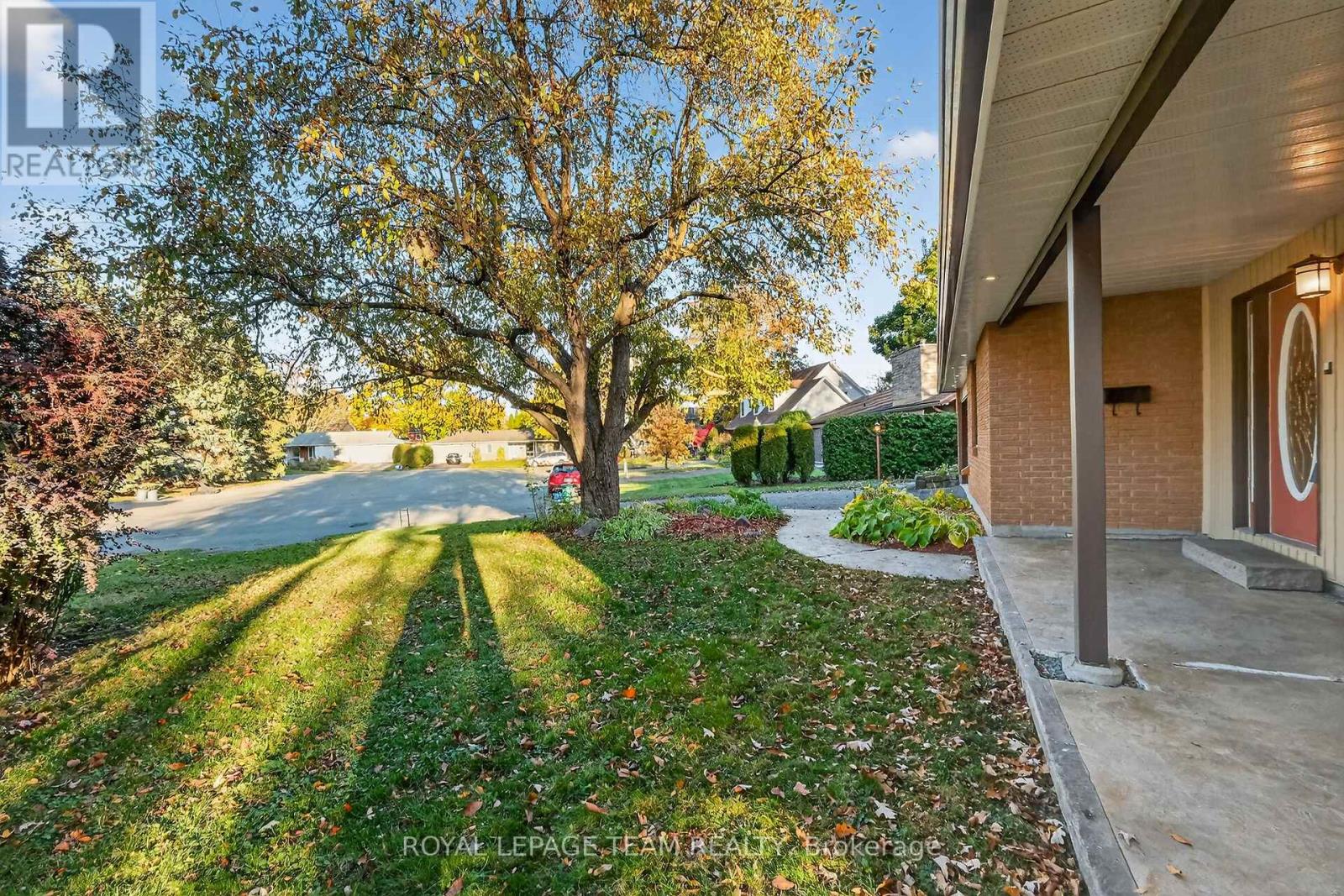 5 Gladiola Place, Ottawa, Ontario  K2G 0V4 - Photo 2 - X12494652