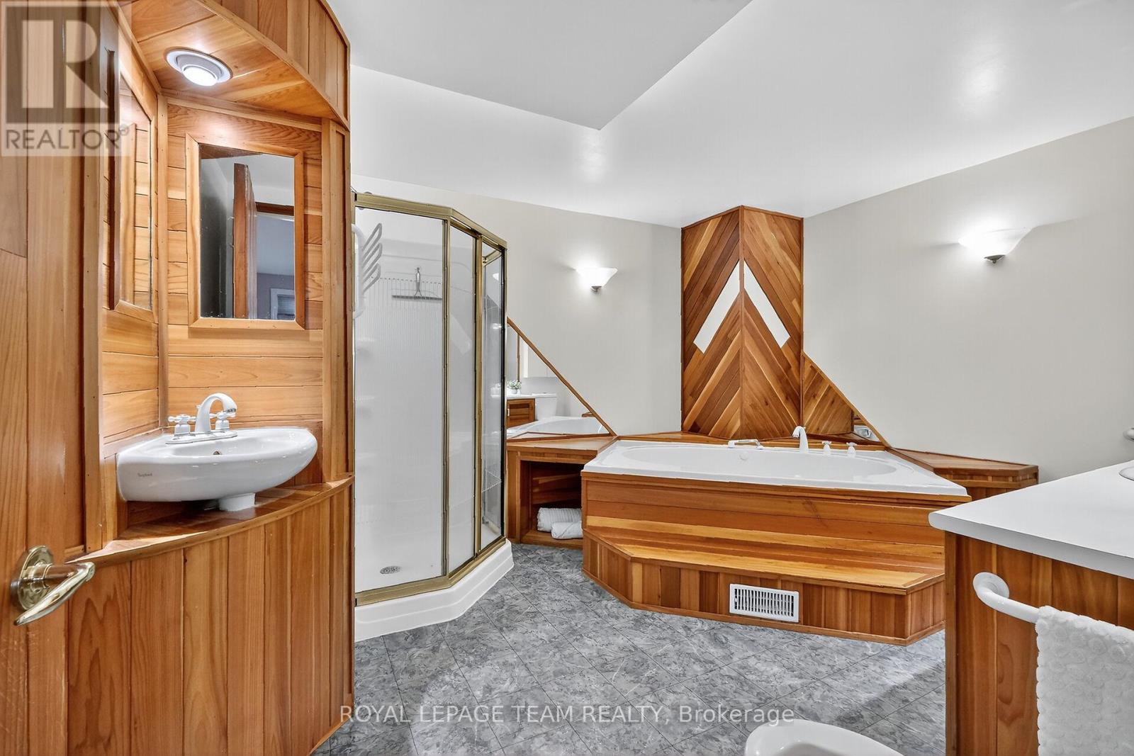 5 Gladiola Place, Ottawa, Ontario  K2G 0V4 - Photo 20 - X12494652