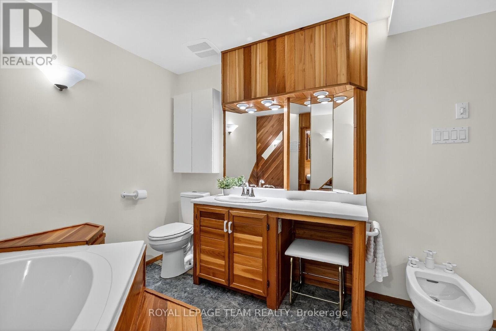 5 Gladiola Place, Ottawa, Ontario  K2G 0V4 - Photo 21 - X12494652