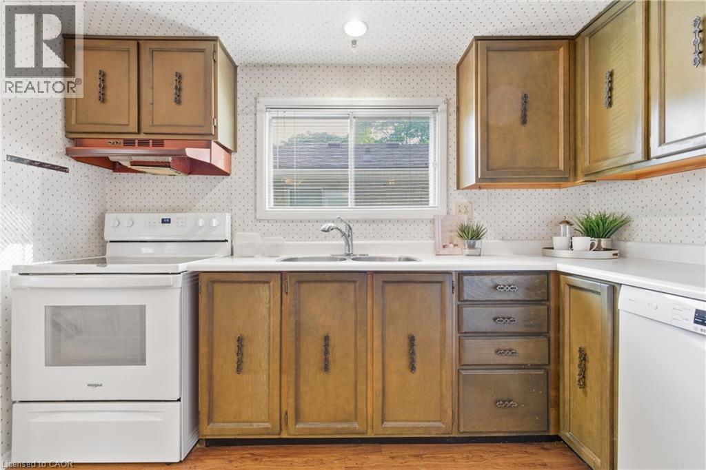 7 Farmer Court, Hamilton, Ontario  L9C 5X9 - Photo 15 - 40773897